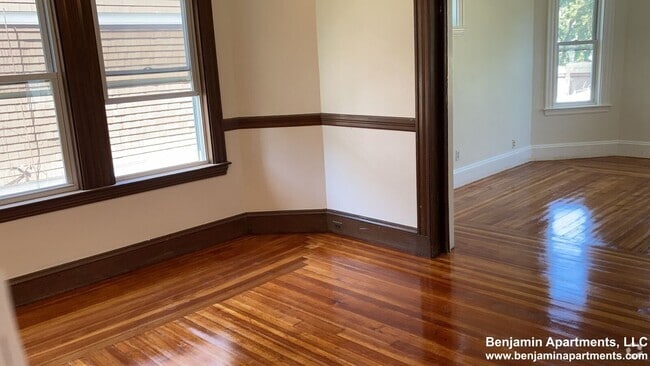 Building Photo - 250 Belgrade Ave Unit 1 Rental