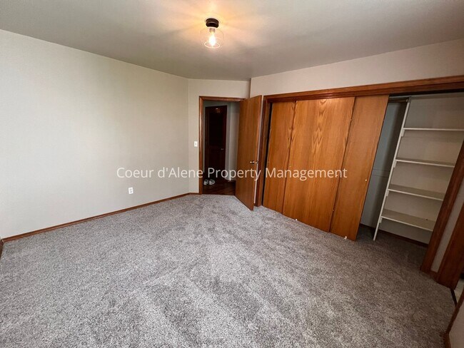 Photo - 8233 N Ridgewood Dr Unit 4