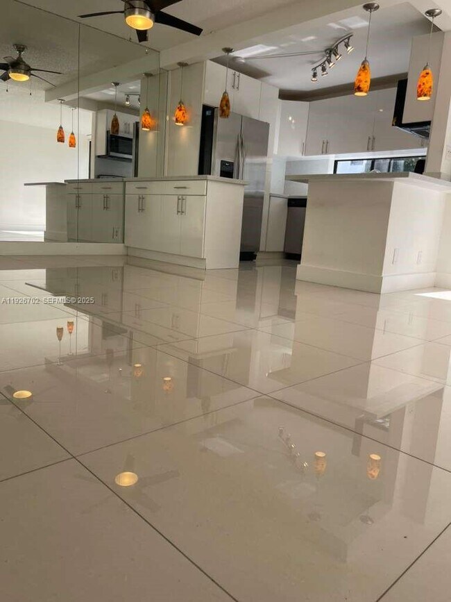 Photo - 17021 N Bay Rd Unit 226