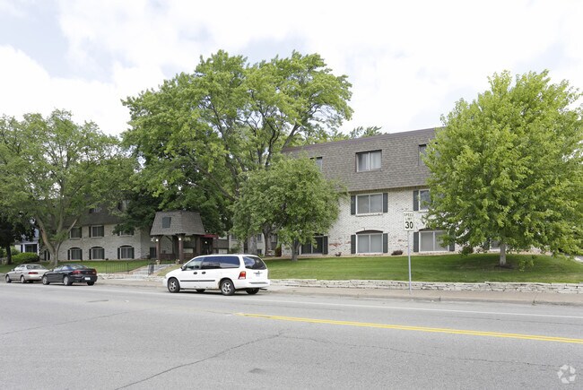 Diamond Lake Properties - Diamond Lake Properties Apartments