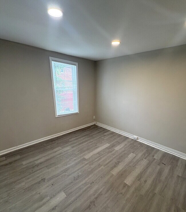 Renovated 2-Bedroom Apartment in Belair-Edison