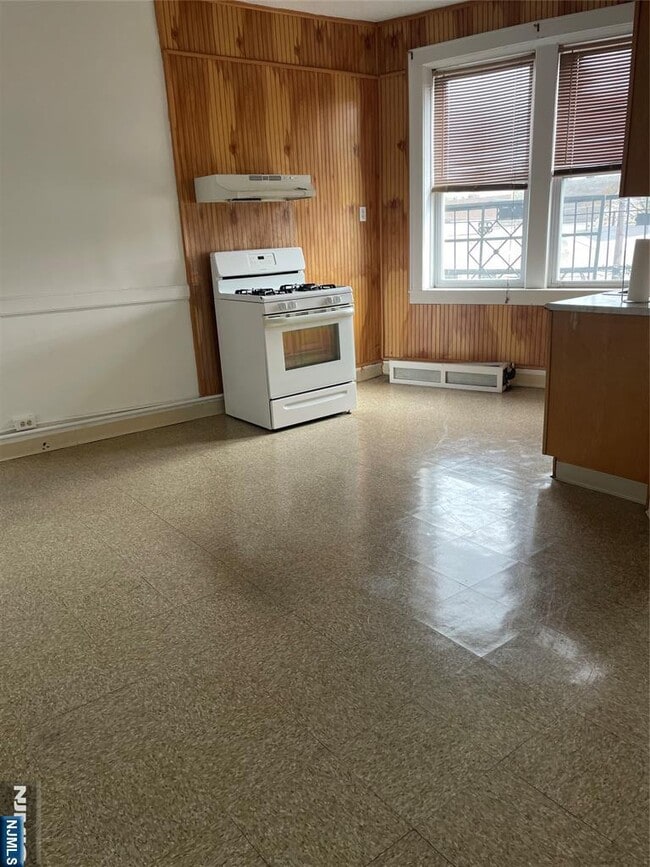 Photo - 430 Lexington Ave Unit 9