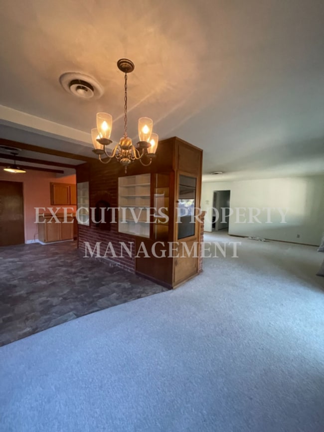 Photo - 795 Juniper Ave