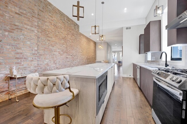 Photo - 3330 S Indiana Ave Unidad 2S