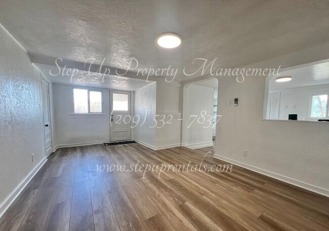 Photo - Updated 1 Bedroom All Electric Apartment Near Downtown Sonora!