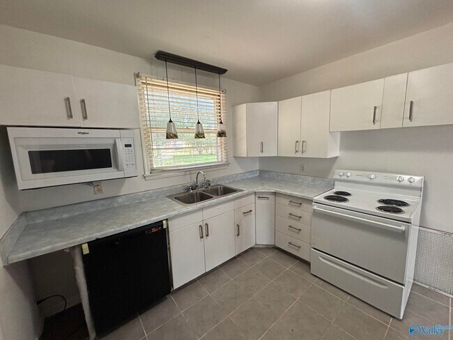 3907 Memorial Pkwy NW