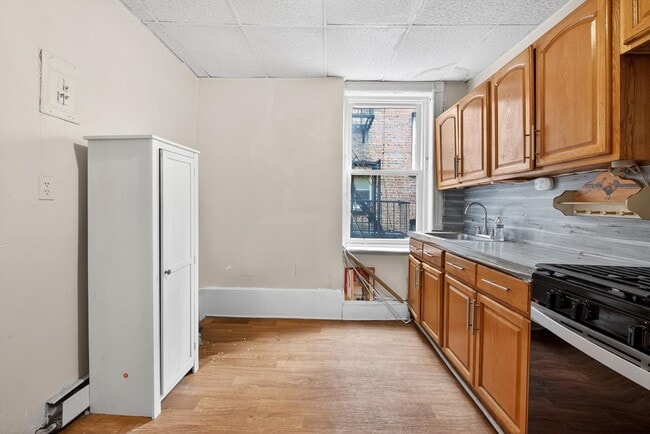 Photo - 584 Avenue C Unit 4