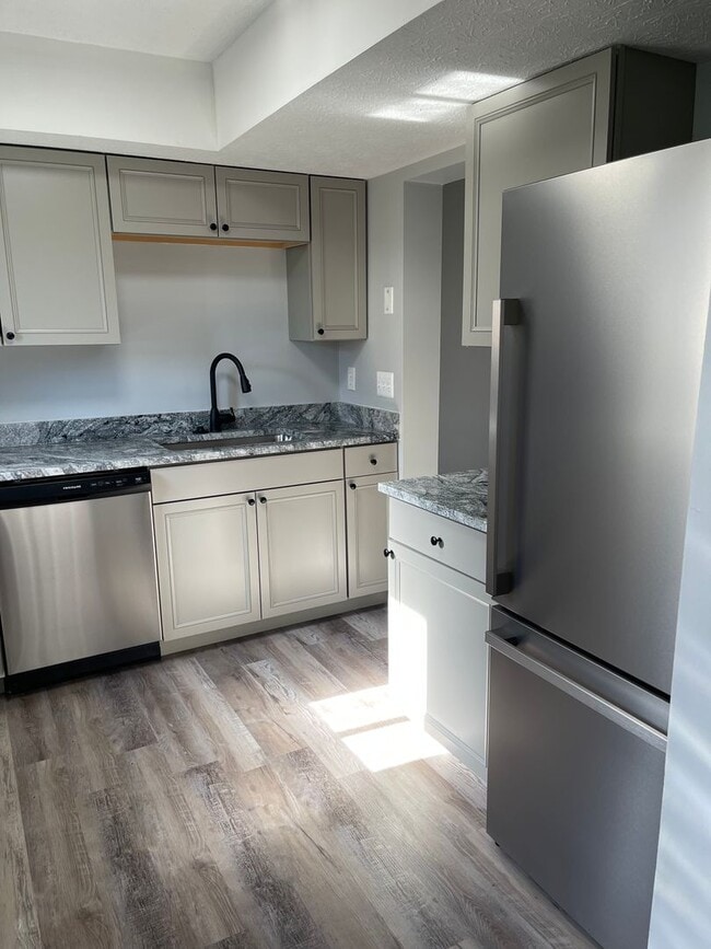 Photo - 2BD/1.5BA Townhome ~ Westerville Schools ~ 1 car garage ! Move In Now!