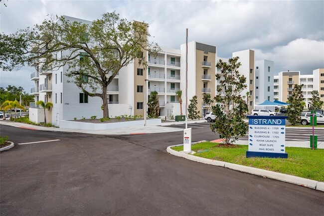Building Photo - 1703 N Tamiami Trail Unit 205 Rental