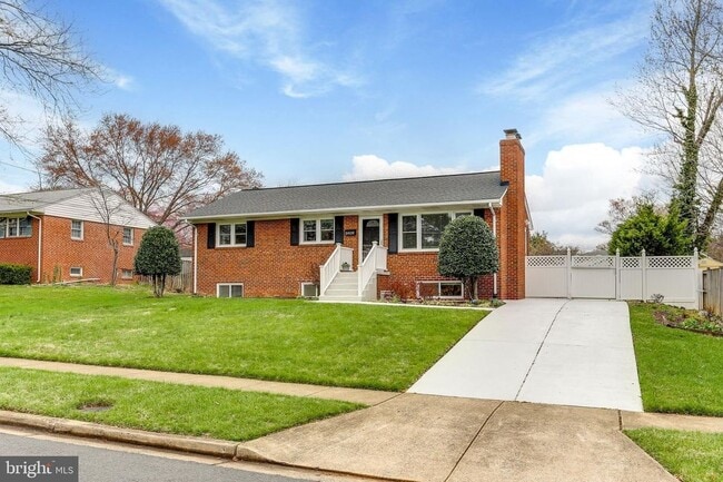 Building Photo - 5909 Ridge View Dr