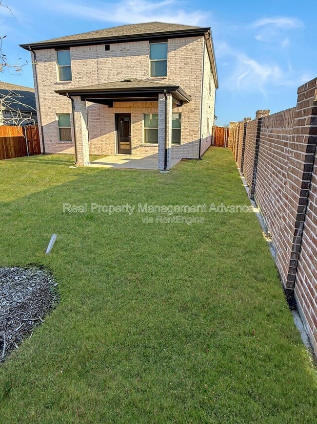 Photo - 614 Clover Crk Dr