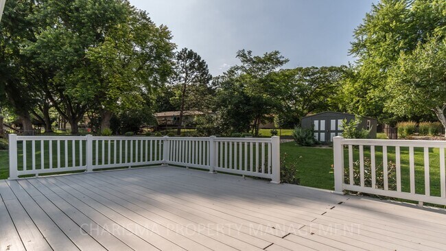 Photo - 1605 E 49th St