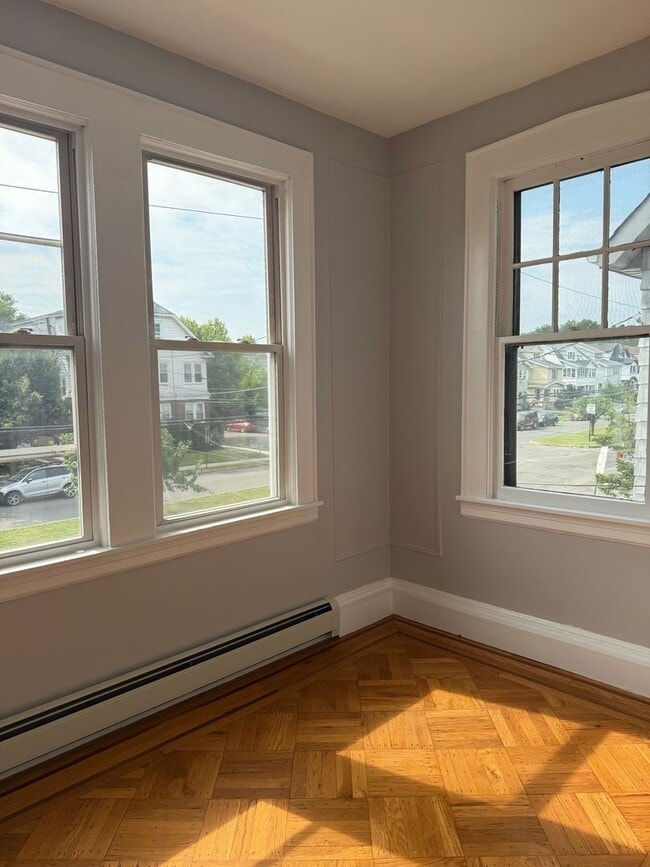 Photo - 253 Ampere Pkwy Unit 2