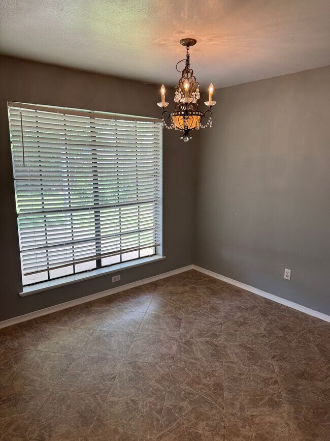 Photo - 4931 Gen Rusk Dr