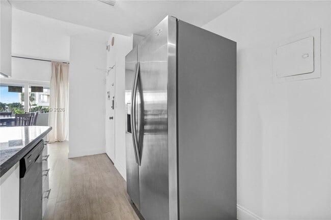 Photo - 500 Bayview Dr Unit 125