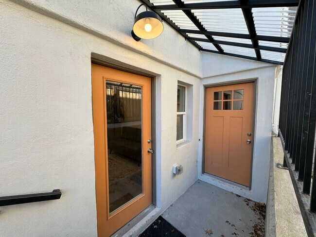 Photo - 468-470 Claremont St Unidad 470 Claremont Street Basement