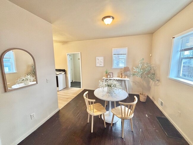 Photo - Spacious 3bd House | Driveway | Enclosed Porch