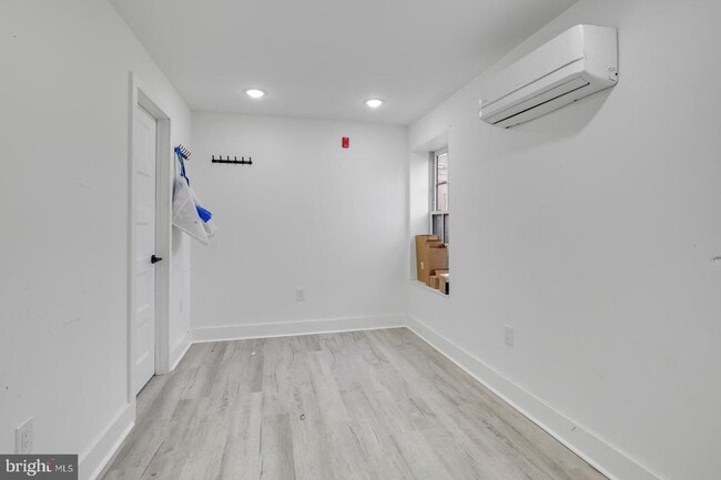 Photo - 212 Catharine St Unit 2