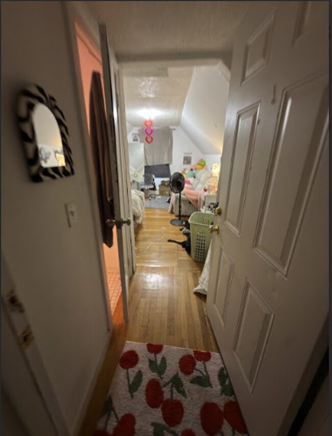 Photo - 3 Bed Each with their OWN BATHROOM!!!! Living Room