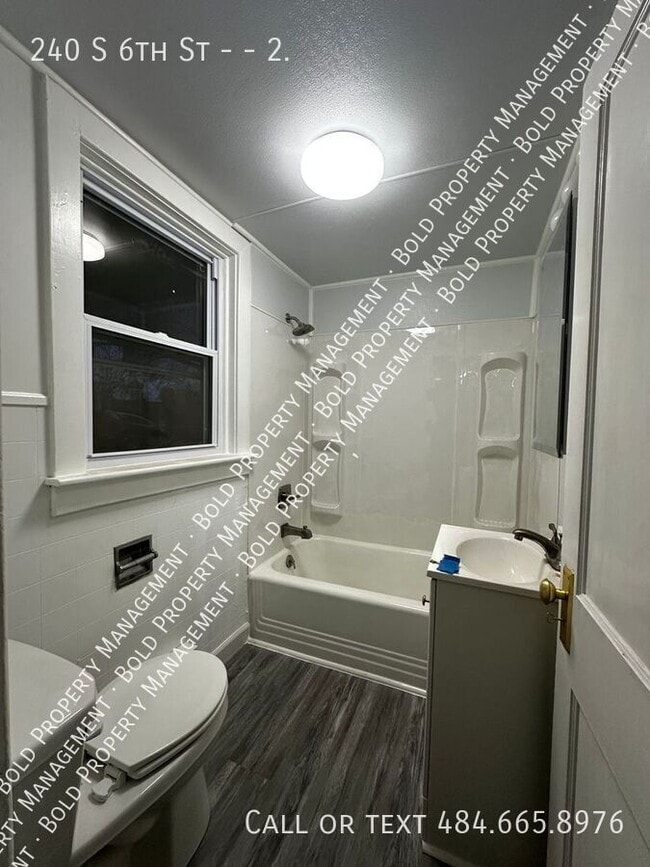 Photo - 240 S 6th St Unit 2.
