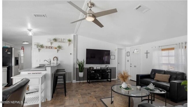 Photo - 501 Aiken St