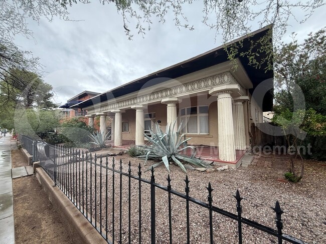 Photo - 324 S 6th Ave