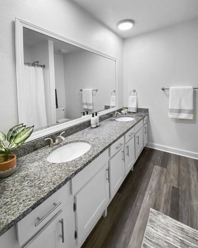2 Bedroom Floor Plan_Double Vanity Sinks