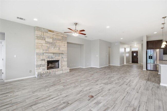 Photo - 20213 Arctic Loon Pass