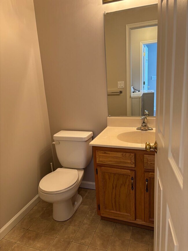 Photo - Amazing 3 bedroom 2.5 bath townhouse