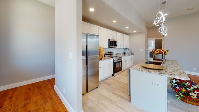 Photo - $1655/Bedroom |8BR Townhome in Fort Sander...