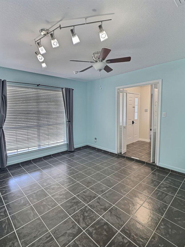 Photo - Spacious 3/2 Living in the Heart of Ocean Springs