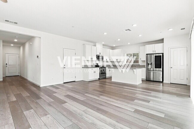Photo - 3033 Welton Cir