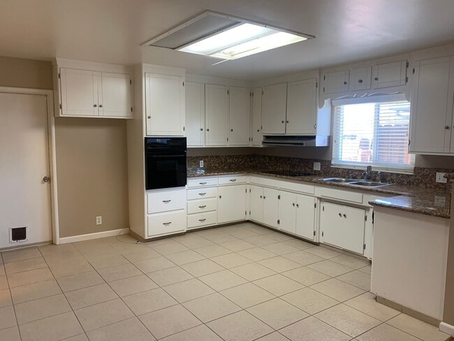 1526 Maplewood Dr