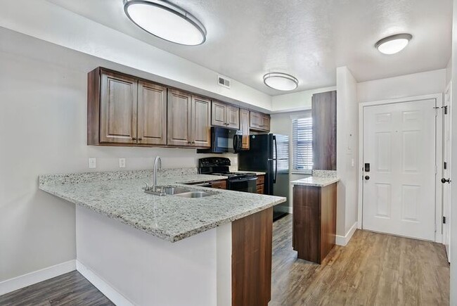 Photo - Spacious 2 Bed 1.5 Bath Townhome in Murray...
