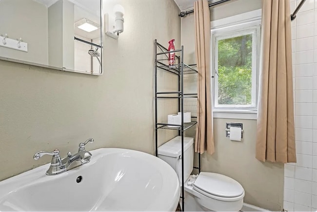 Photo - 311 Redgate Rd