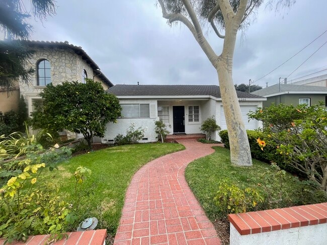 Photo - 1200 Pine Ave