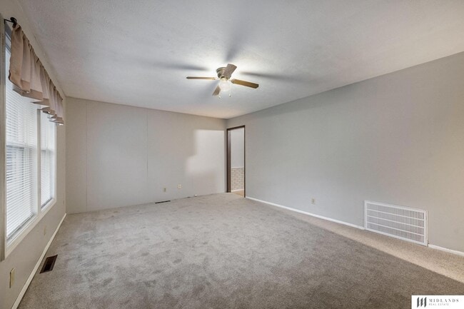 Photo - 7425 S 69th St