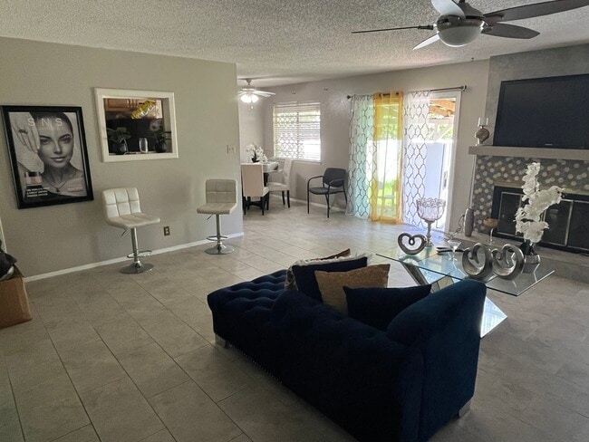 Photo - 801 Cactus Dr