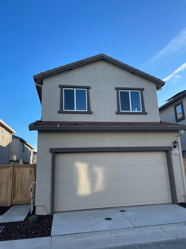 Photo - SOLAR SMART HOME IN WEST ROSEVILLE!