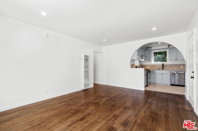 Photo - 616 Sunset Ave Unit B