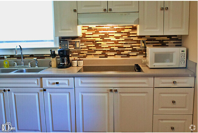 Building Photo - 3276 Maplewood Dr Rental