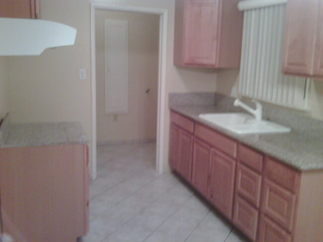 Building Photo - 1418 Ocean Park Blvd Unit 1418 ocean Park