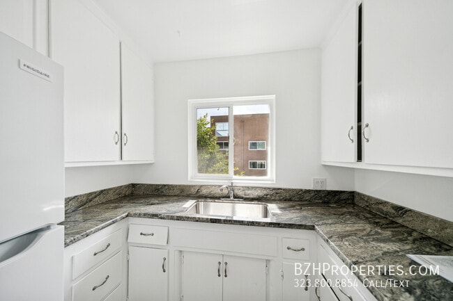 Photo - 1306 Havenhurst Dr Unidad 17