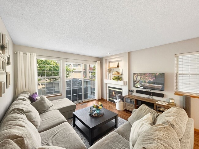 Photo - 2040 Shenandoah Ct