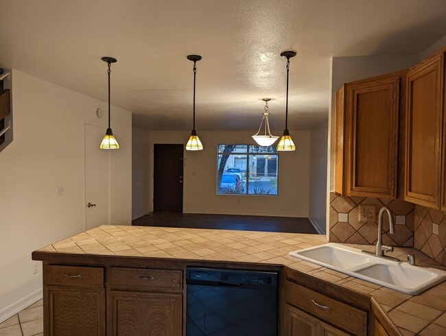 Photo - Move In Special!  End unit 2 bedroom - Small Pets OK