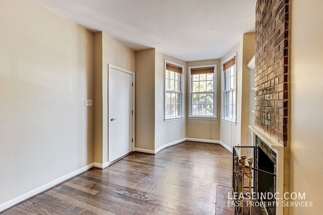 Photo - 323 9th St SE Unit #1