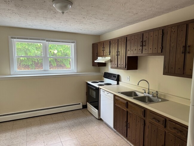 Building Photo - Briarwood 10 Unit 25 Rental