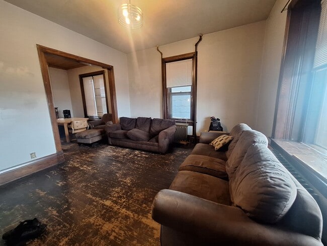 Photo - Large 3 Bedroom Open July 1st! Unit 529 W 4th St - 1