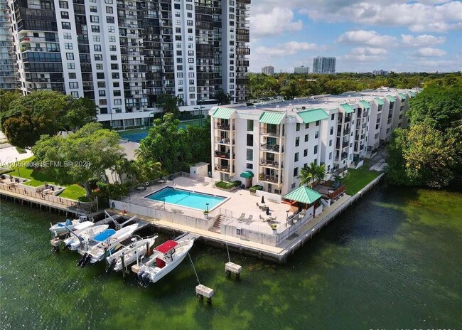 Building Photo - 2201 Brickell Ave Unit 96