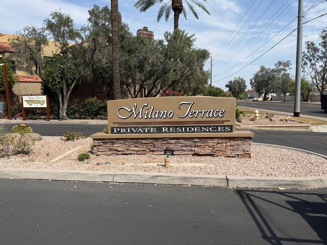 Photo - Tatum and Shea - Fully Remodeled Gated Condo that overlooks pool!